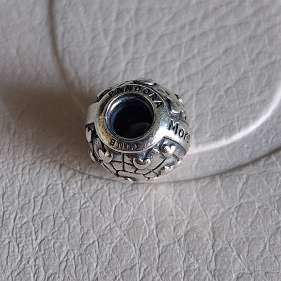 Pandora 2018 Club Charm with Diamond - Picture 9 of 11